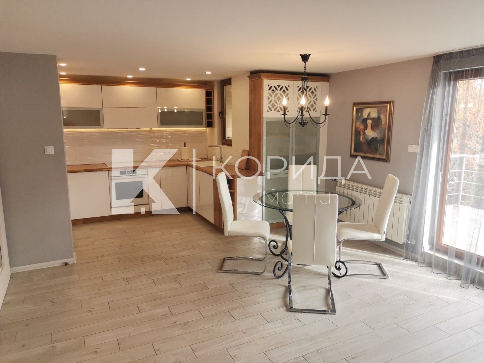 Обзаведена къща в Горна Баня